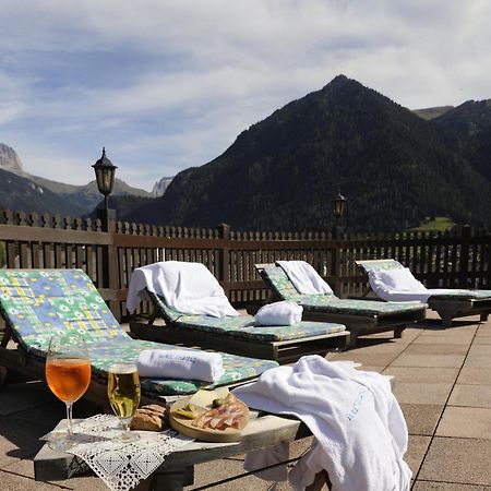 Alpine Touring Hotel-Petfriendly Pozza di Fassa Esterno foto