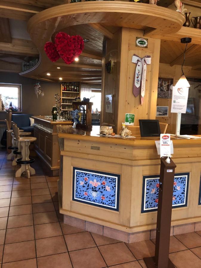 Alpine Touring Hotel-Petfriendly Pozza di Fassa Esterno foto