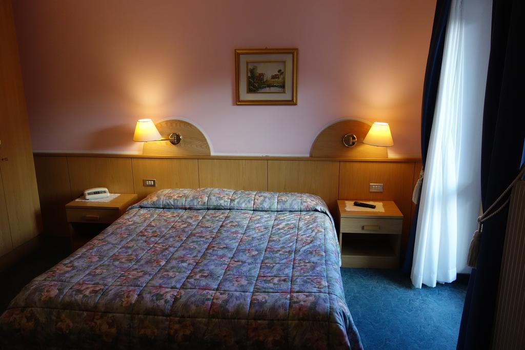 Alpine Touring Hotel-Petfriendly Pozza di Fassa Esterno foto