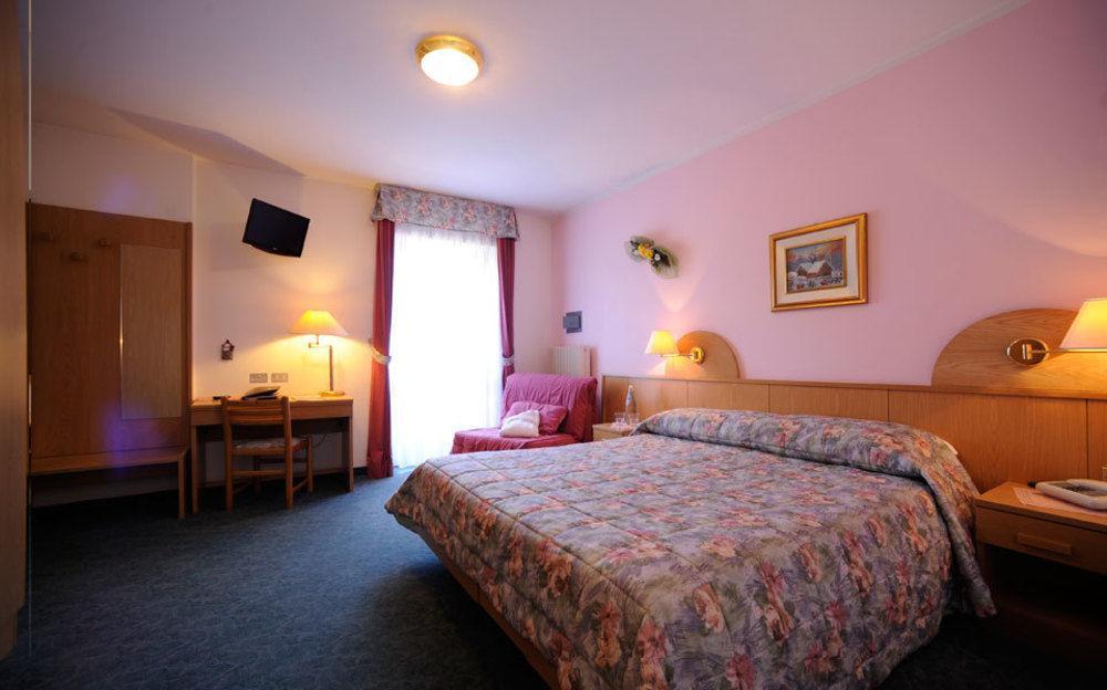 Alpine Touring Hotel-Petfriendly Pozza di Fassa Esterno foto