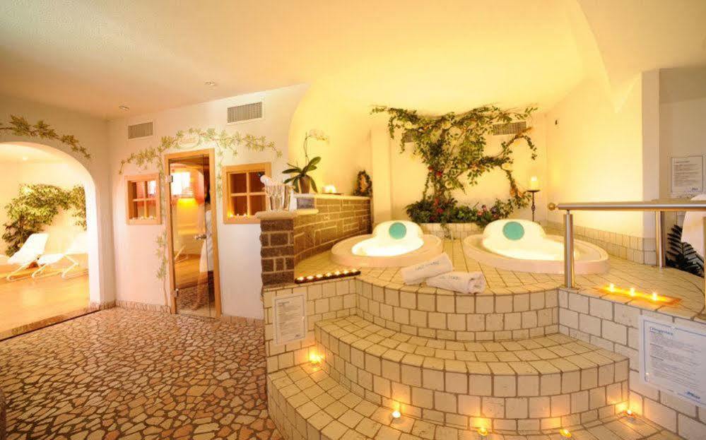 Alpine Touring Hotel-Petfriendly Pozza di Fassa Esterno foto