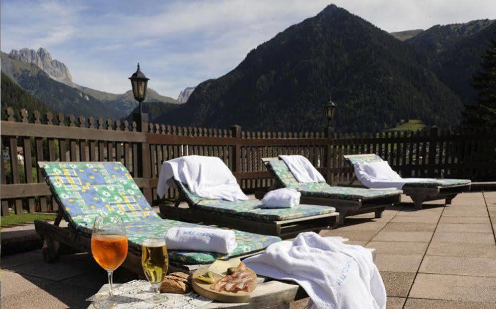 Alpine Touring Hotel-Petfriendly Pozza di Fassa Esterno foto